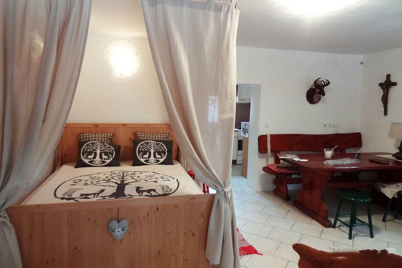 Zajcek Apartma Mojstrana Quarto foto
